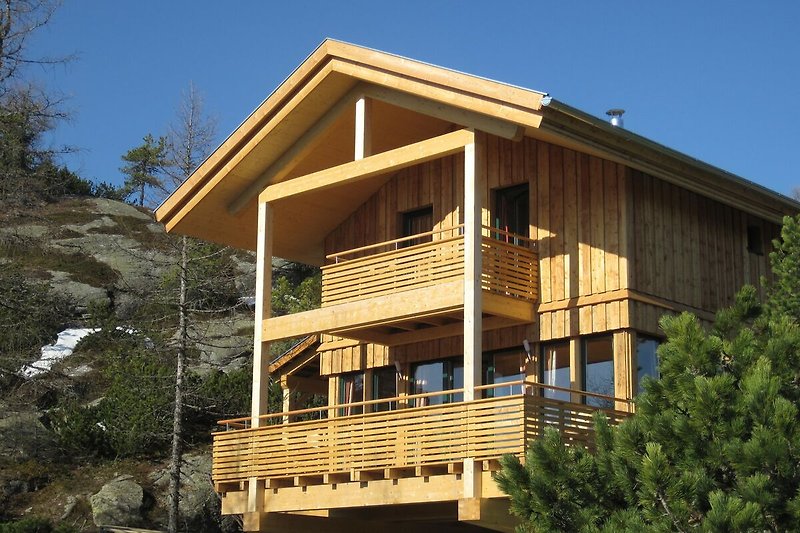 Außenseite Ferienhaus (Sommer)