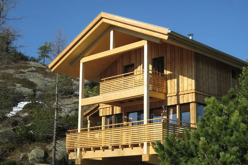 Außenseite Ferienhaus (Sommer)