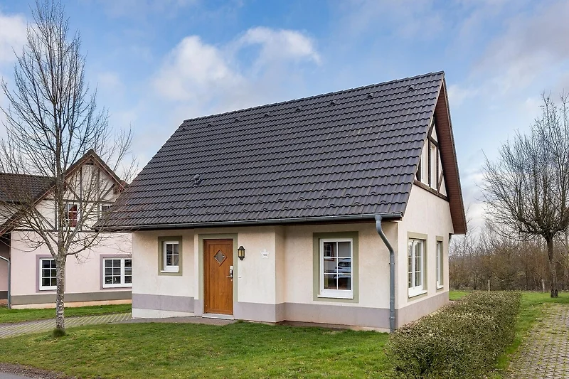 Außenseite Ferienhaus (Sommer)