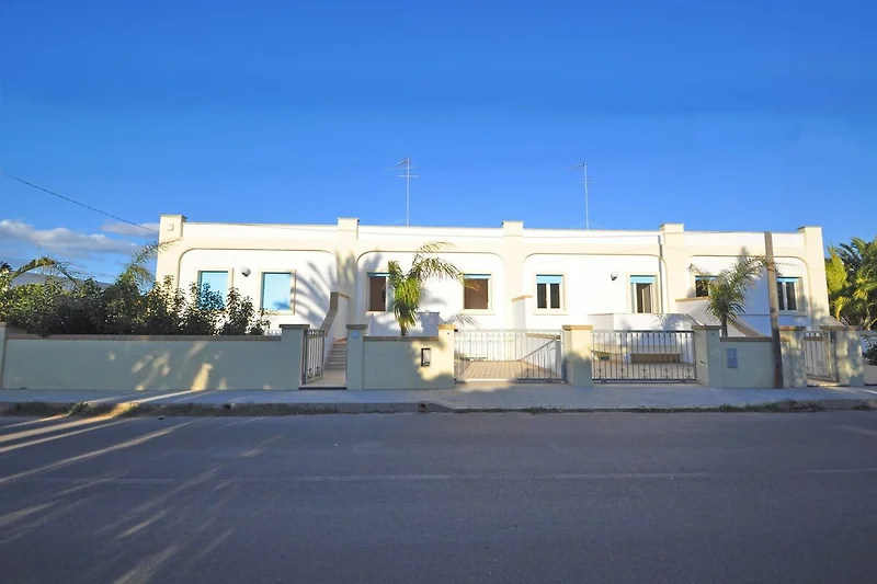 Außenseite Ferienhaus (Sommer)