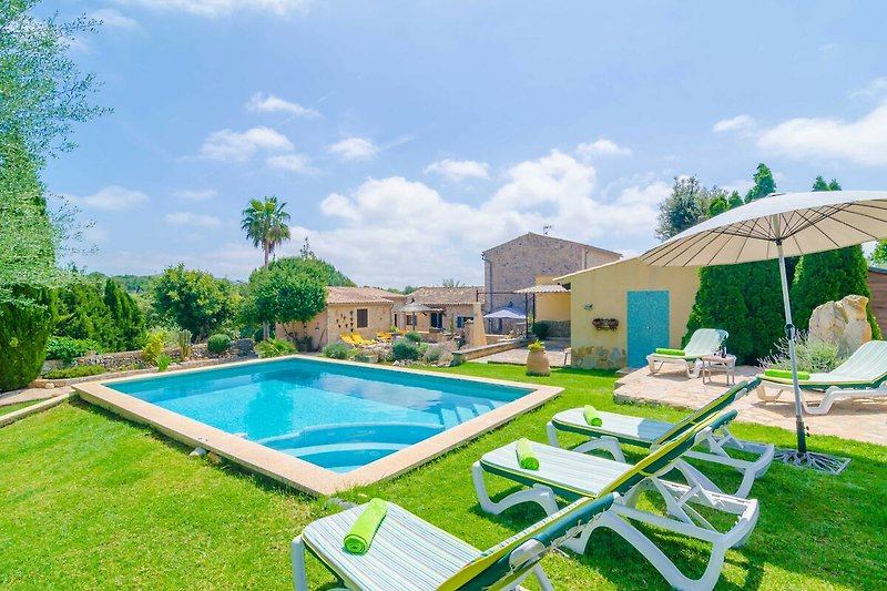 Piscina casa vacanze