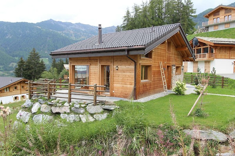 Außenseite Ferienhaus (Sommer)