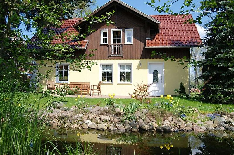 Außenseite Ferienhaus (Sommer)