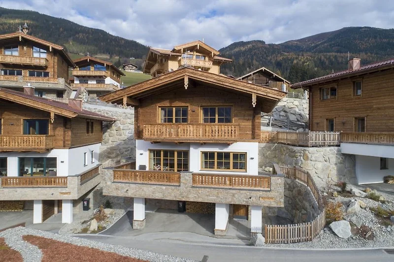 Außenseite Ferienhaus (Sommer)