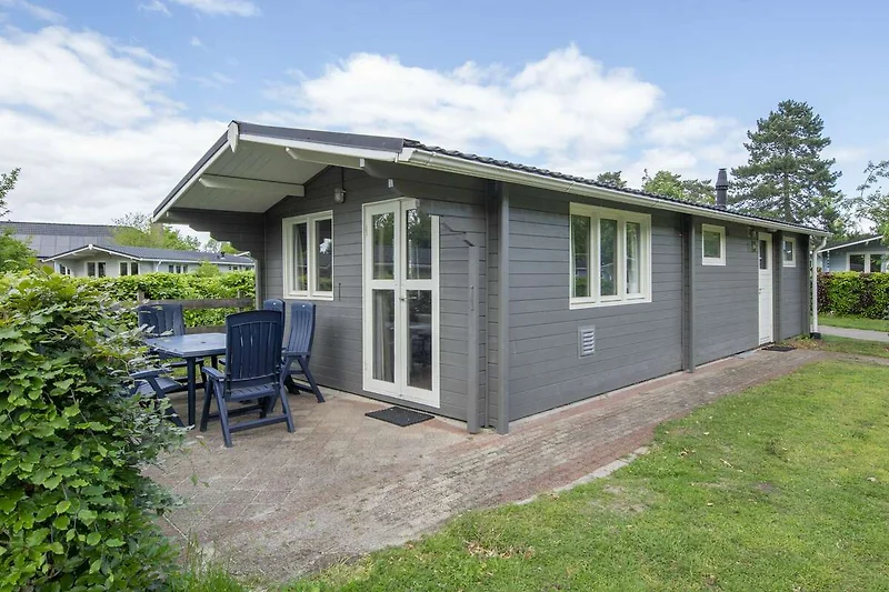 Außenseite Ferienhaus (Sommer)