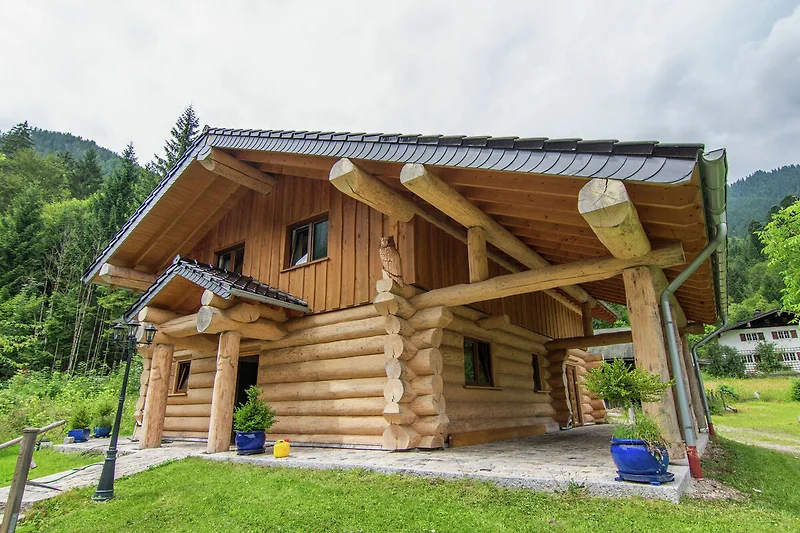 Außenseite Ferienhaus (Sommer)
