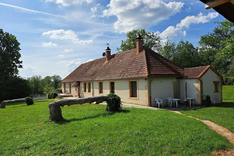 Außenseite Ferienhaus (Sommer)