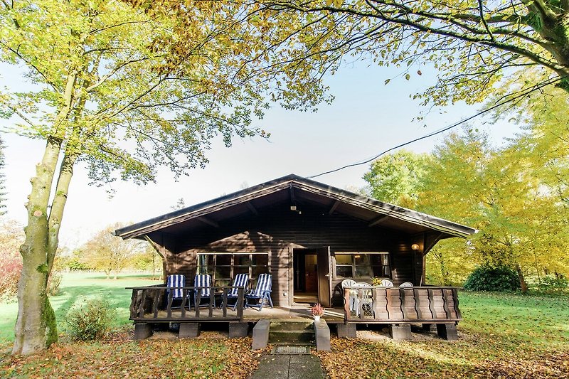 Außenseite Ferienhaus (Sommer)