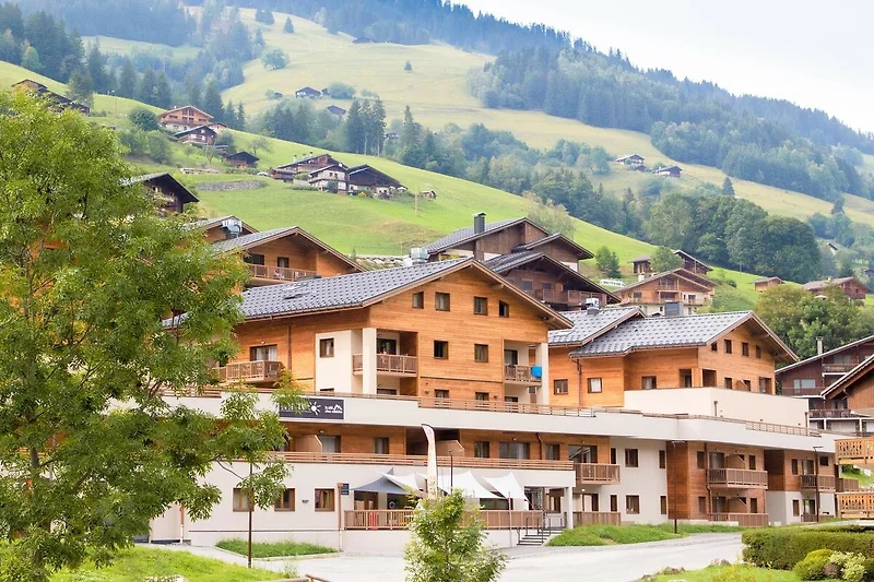 Außenseite Ferienhaus (Sommer)