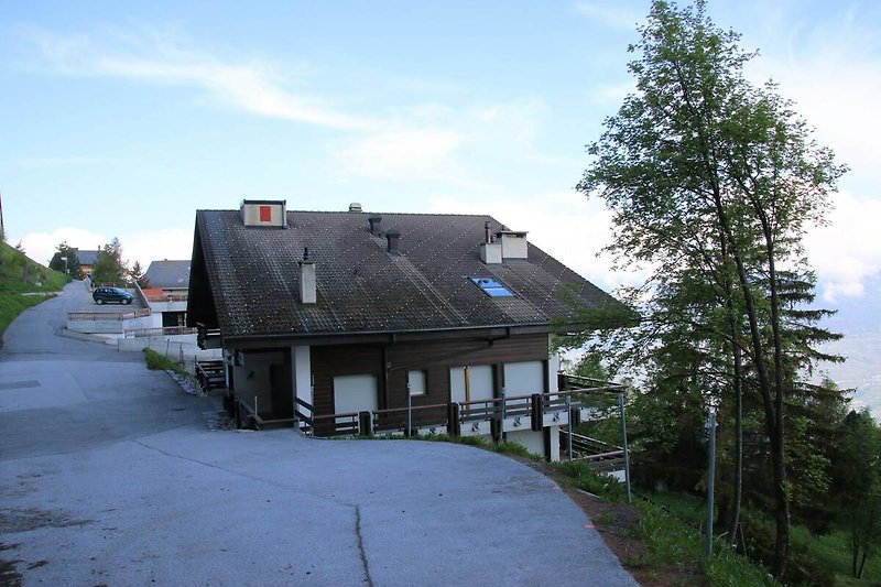 Außenseite Ferienhaus (Sommer)