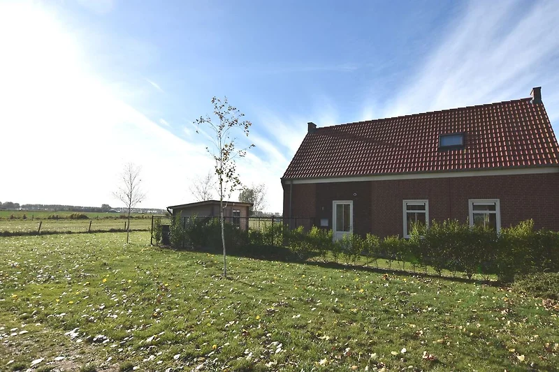 Außenseite Ferienhaus (Sommer)
