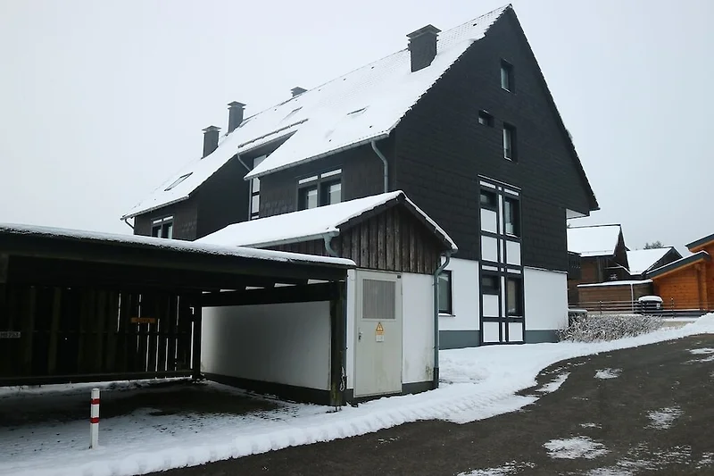 Außenseite Ferienhaus (Winter)