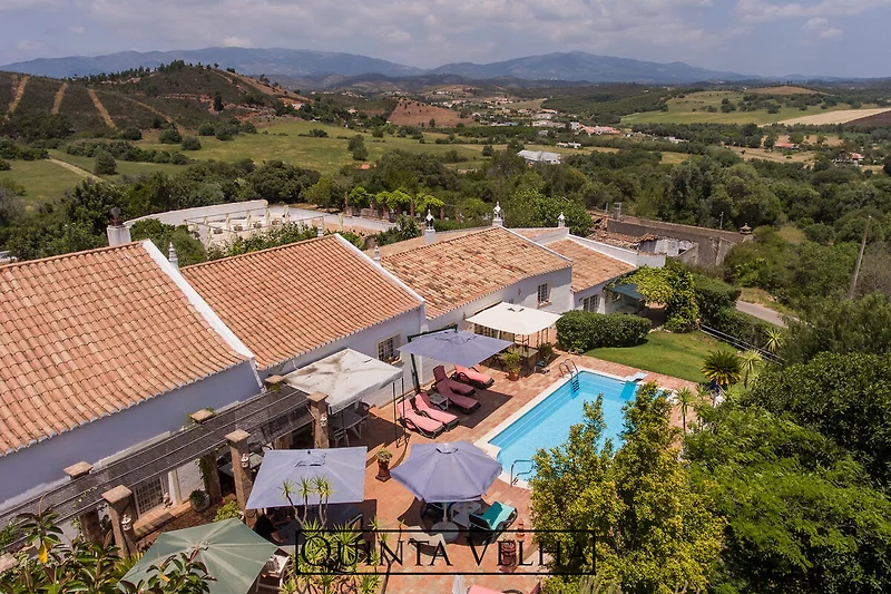 Esterno casa vacanze (estate)