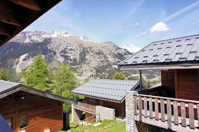 Außenseite Ferienhaus (Sommer)
