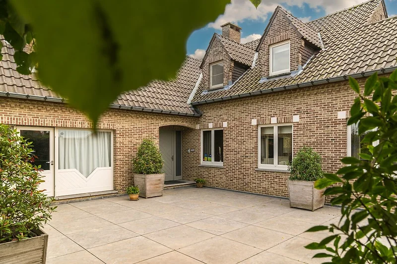 Außenseite Ferienhaus (Sommer)