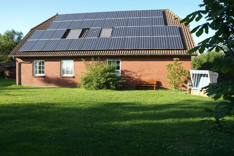 Außenseite Ferienhaus (Sommer)