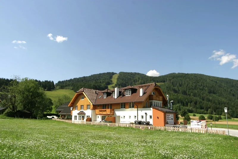 Außenseite Ferienhaus (Sommer)