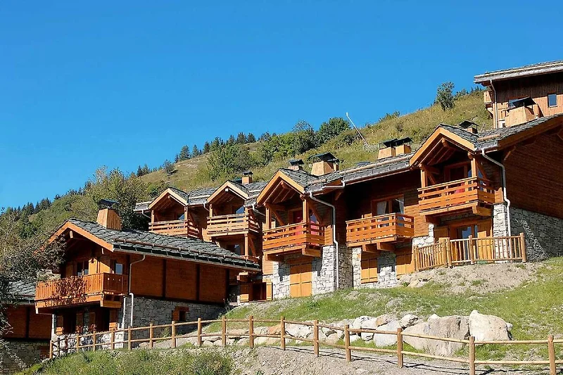 Widok na dom (lato)