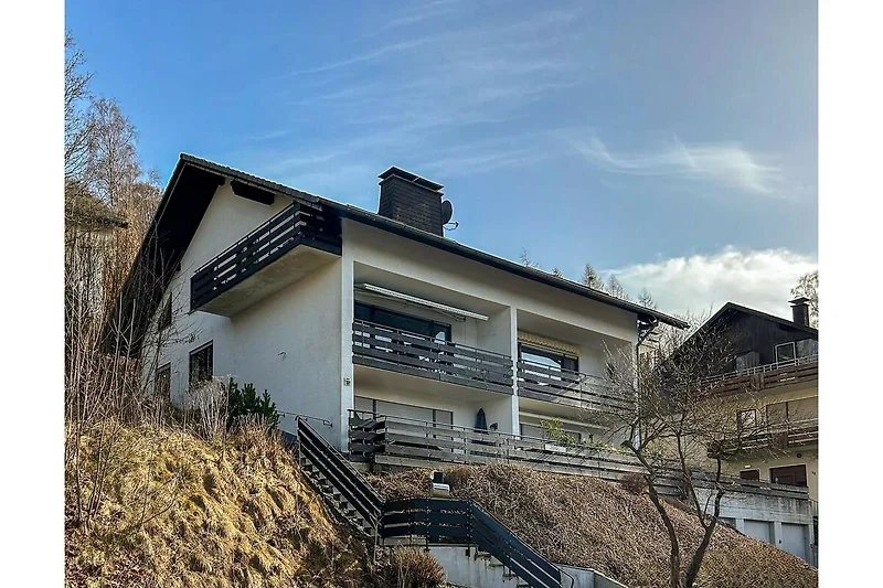 Außenseite Ferienhaus (Sommer)