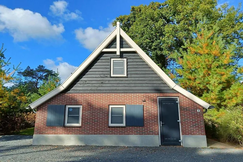 Außenseite Ferienhaus (Sommer)
