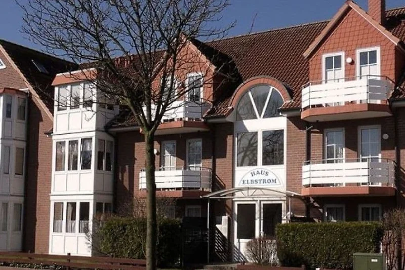 Außenseite Ferienhaus (Sommer) Außenseite Ferienhaus (Sommer)