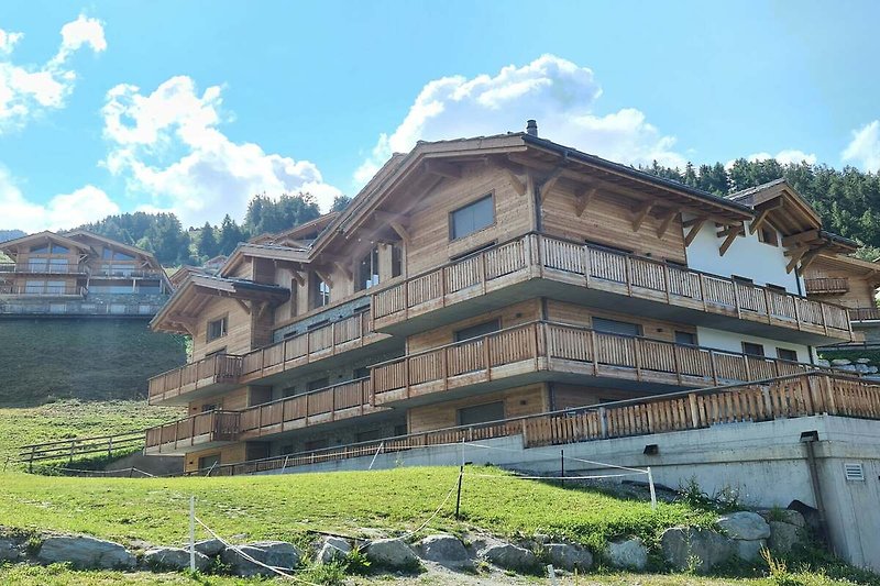 Außenseite Ferienhaus (Sommer)