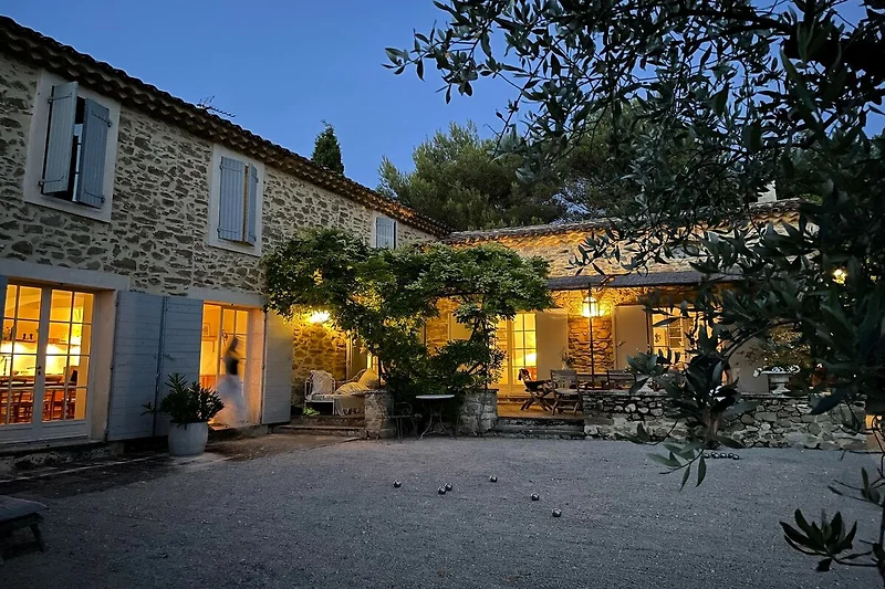 Außenseite Ferienhaus (Sommer)