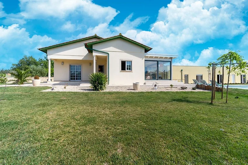 Außenseite Ferienhaus (Sommer)