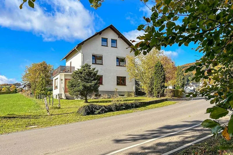 Außenseite Ferienhaus (Sommer)