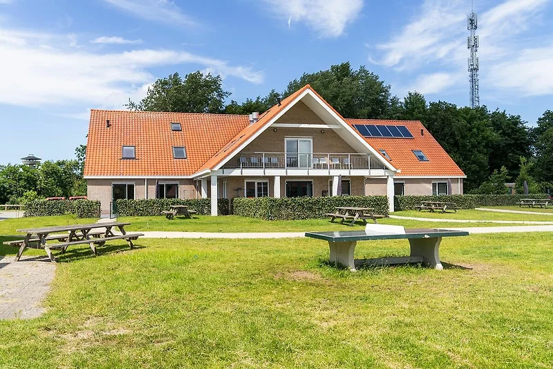 Außenseite Ferienhaus (Sommer)