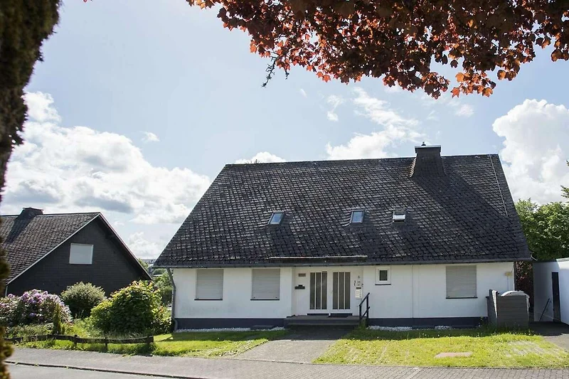 Außenseite Ferienhaus (Sommer) Außenseite Ferienhaus (Sommer)