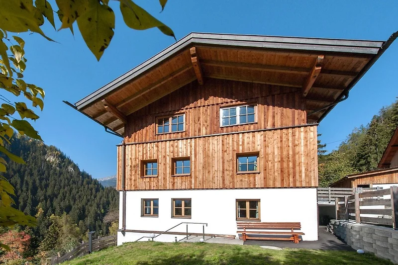Außenseite Ferienhaus (Sommer)