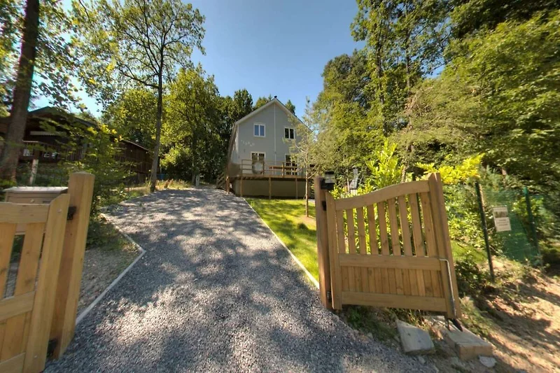 Außenseite Ferienhaus (Sommer)