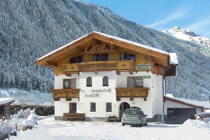 Exterieur vakantiehuis (winter)