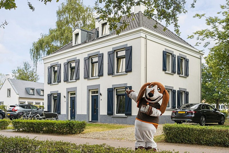 Außenseite Ferienhaus (Sommer)