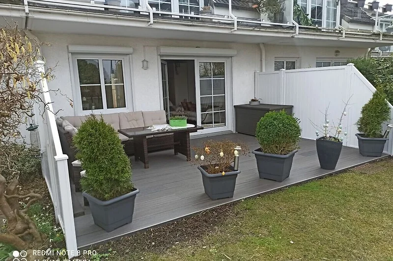 Außenseite Ferienhaus (Sommer)