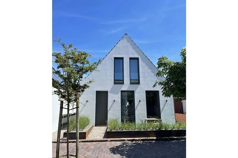 Außenseite Ferienhaus (Sommer)