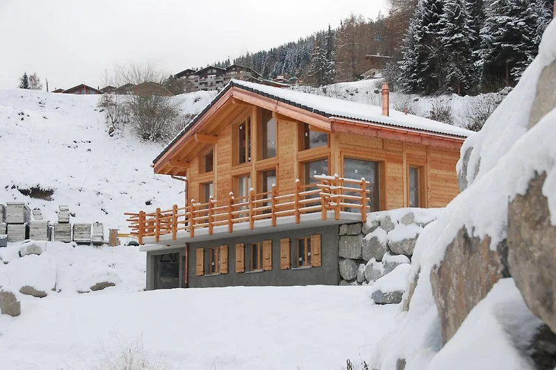 Außenseite Ferienhaus (Winter)