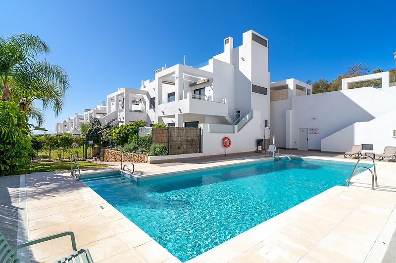 Piscina casa vacanze