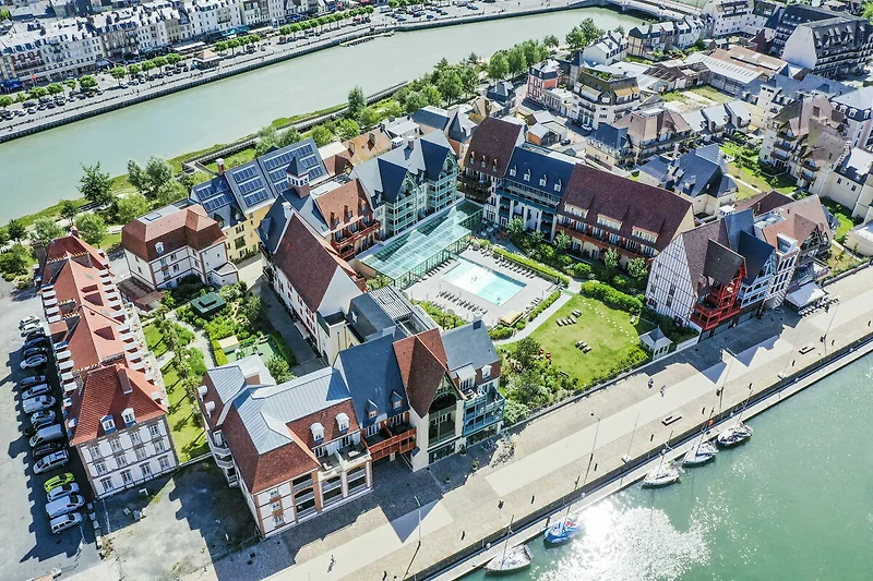 Exterieur vakantiehuis (zomer)