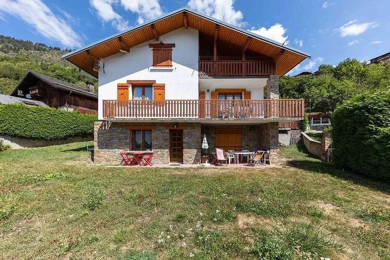 Außenseite Ferienhaus (Sommer)
