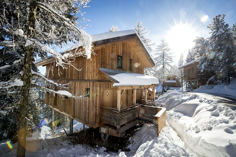 Außenseite Ferienhaus (Winter)