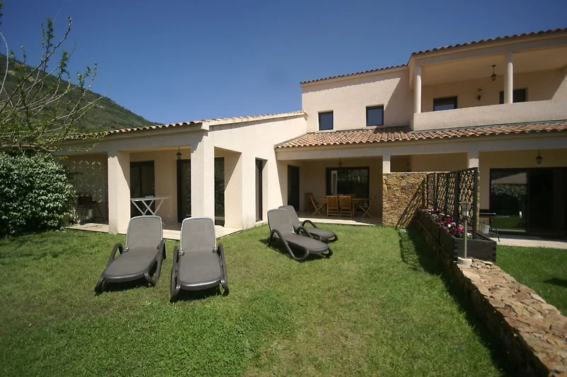 Exterieur vakantiehuis (zomer)