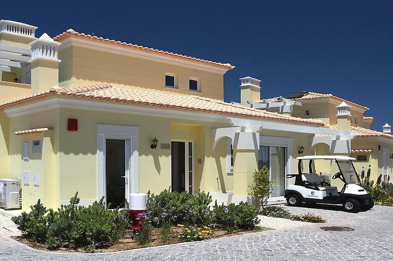 Außenseite Ferienhaus (Sommer)