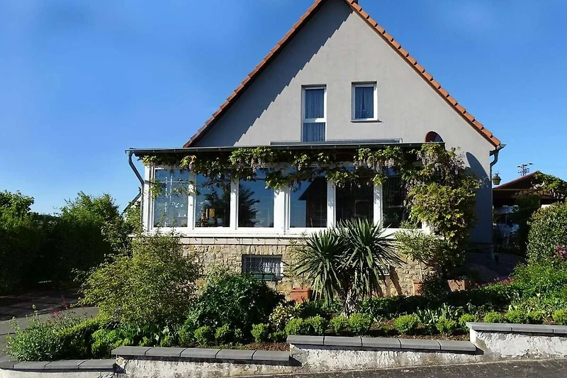 Außenseite Ferienhaus (Sommer)