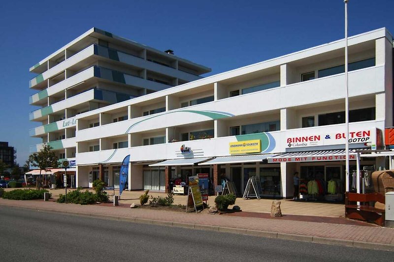 Außenseite Ferienhaus (Sommer)