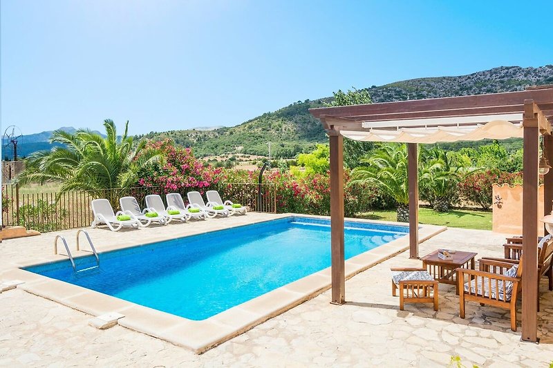 Piscina casa vacanze