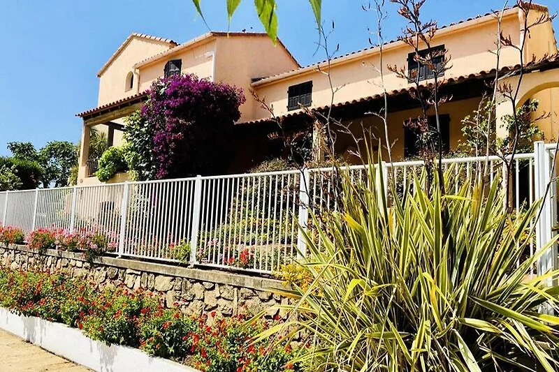 Esterno casa vacanze (estate)