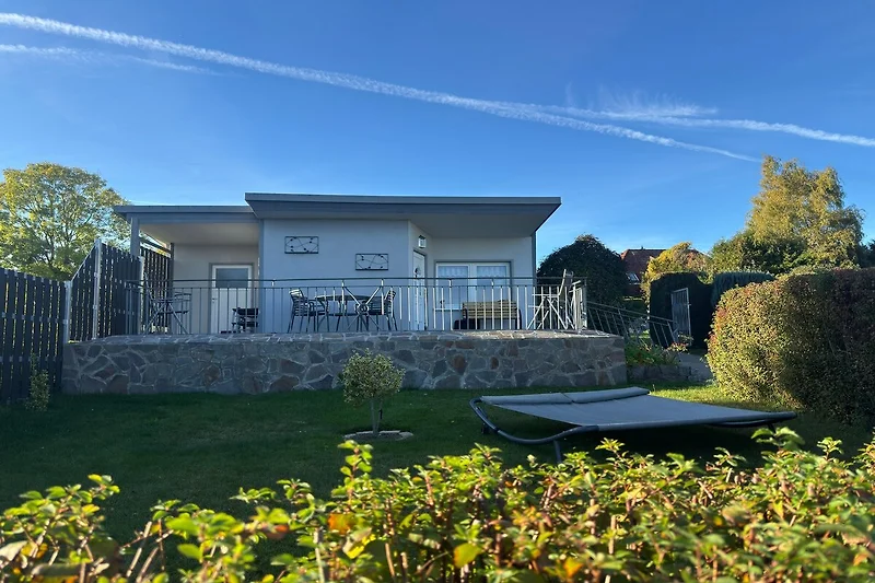 Außenseite Ferienhaus (Sommer)