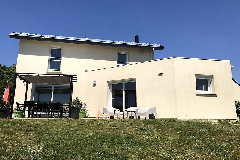 Außenseite Ferienhaus (Sommer)